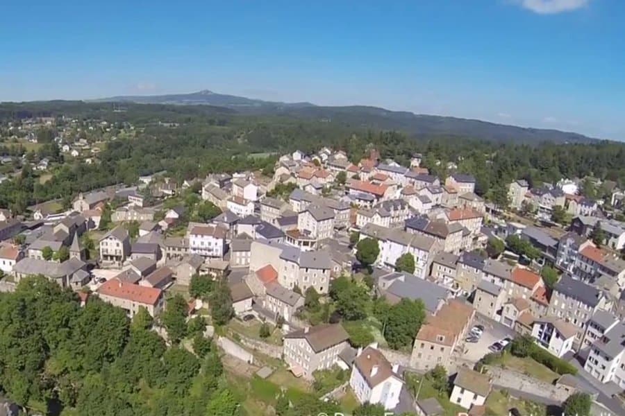 Austriaku ia dhuron një fshati dy milionë euro, pasi e shpëtuan atë dhe familjen nga nazistët