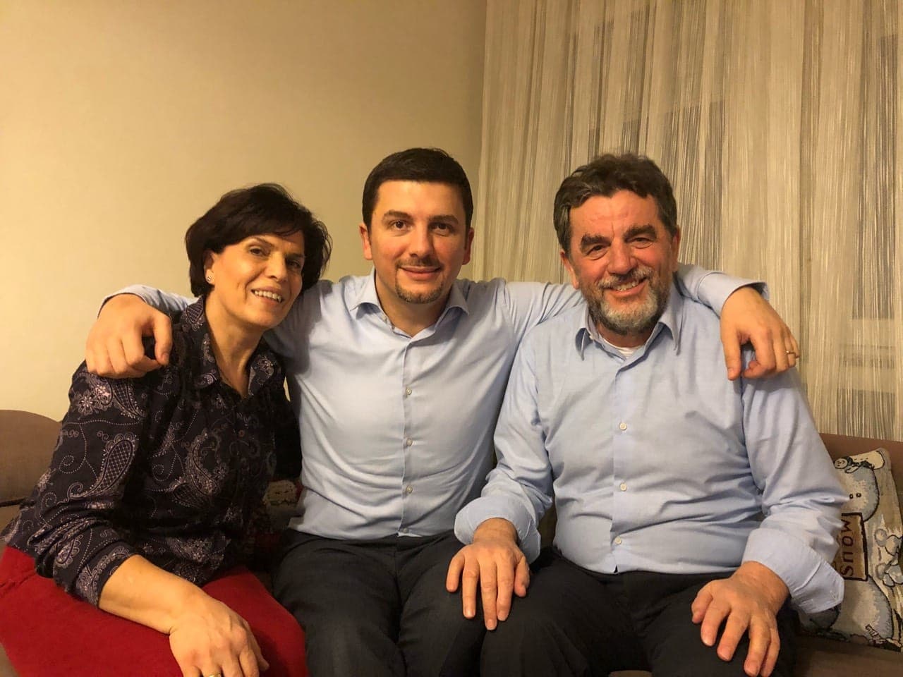 Memli Krasniqi sot feston ditëlindjen, ky është urimi i babait të tij, Milazim Krasniqi
