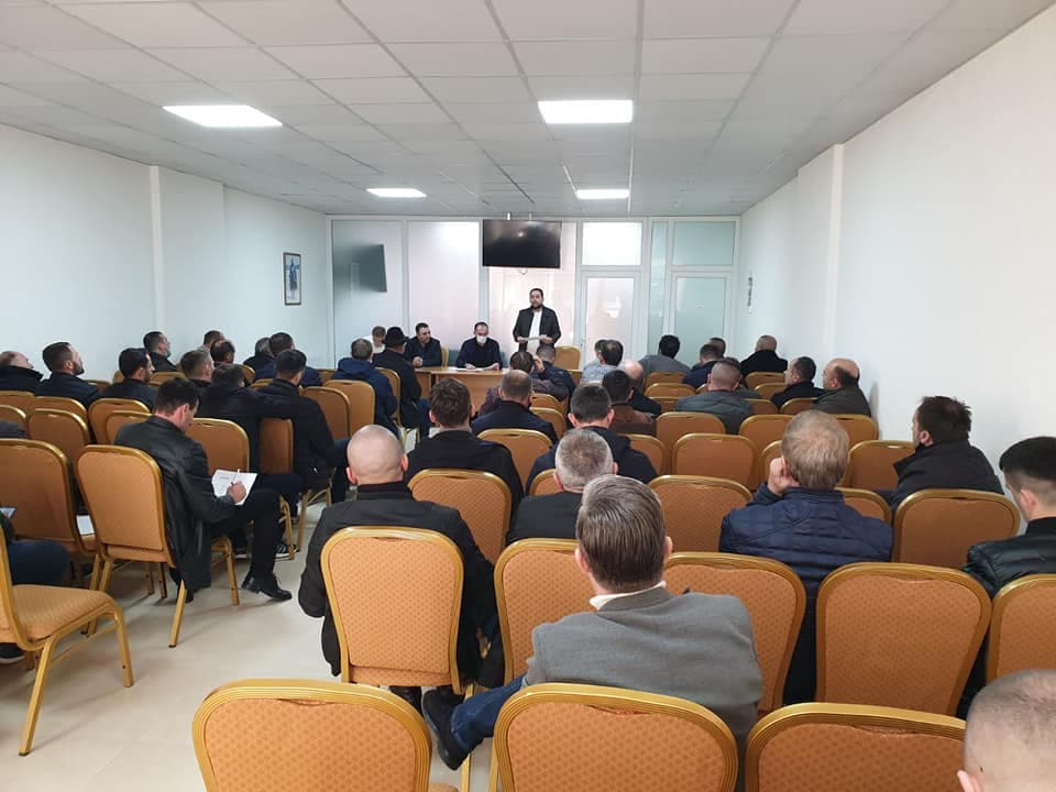 Reagon PDK në Skenderaj: Policia në Skenderaj po shqipton dënime për takimet tona, por jo për partitë tjera, këto janë standarde të dyfishta