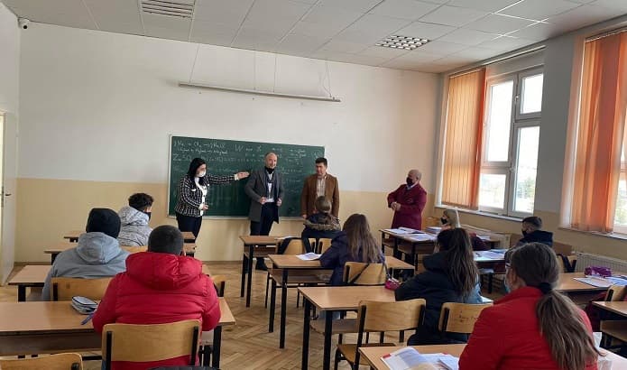 Nënkryetari Hasi dhe drejtori Gjoka vizituan disa shkolla në Drenas