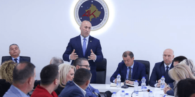 Haradinaj: Ma përpara pranoj statusin e veteranit sesa të bëhem president me Kurtin