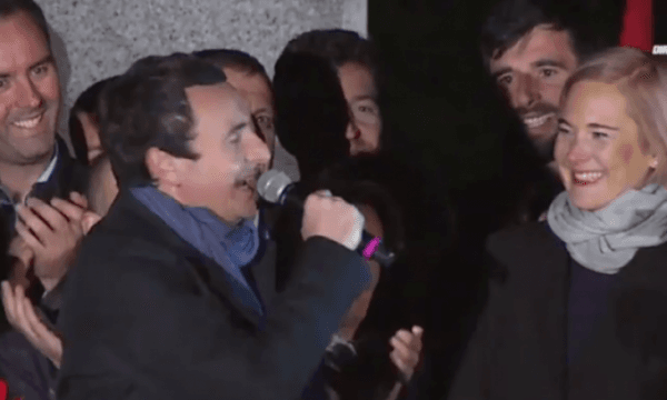 Albin Kurti merr gruan e tij me vete në odat e Drenicës (FOTO)