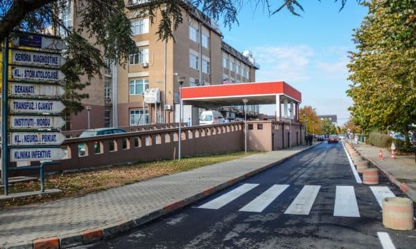 Featured image for Policia deklarohet për vetëplagosjen në Drenas, viktima po trajtohet në QKUK