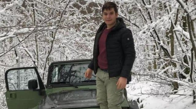 Vdes 18-vjeçari shqiptar derisa po ngjitej në mal me shokë