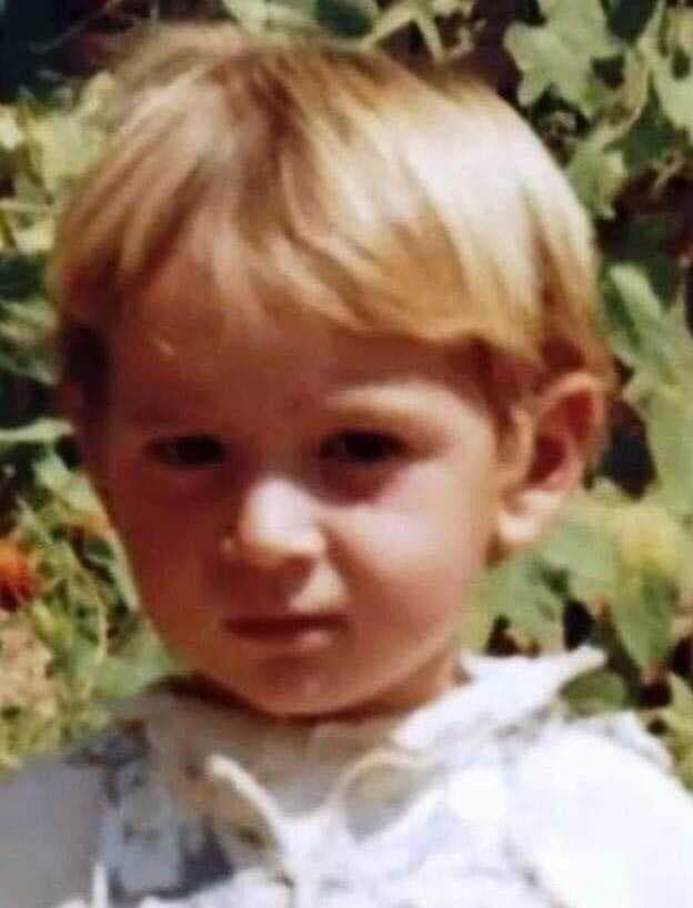 Pas rrëfimit të nënës së Leotrimit nga Rezalla, krijohet poezi e me plot dhimbje për të dhe prindërit e tij (FOTO)