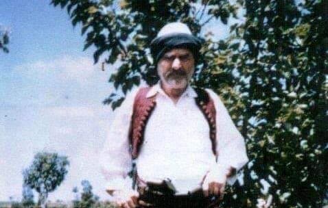 Ky ishte mësuesi Shaban Jashari, në këto vende kishte punuar si mësues dhe vyrtytet e tij si baba i heronjëve