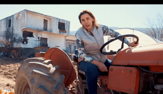 Gruaja e parë në Kaçanik e cila vozit traktor