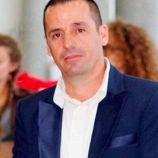 Kryetari Lladrovci ngushëllon familjen Muja nga Gradica