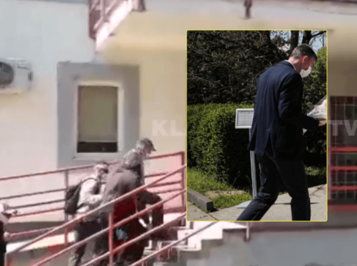 Pamje të reja të Kadri Veselit duke hyrë në Spitalin e Mitrovicës