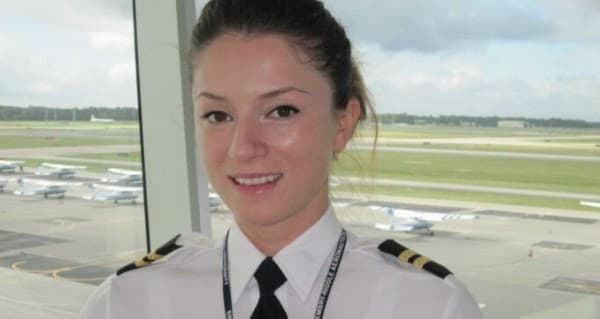 Pilotja kosovare që po çon para traditën ushtarake të familjes