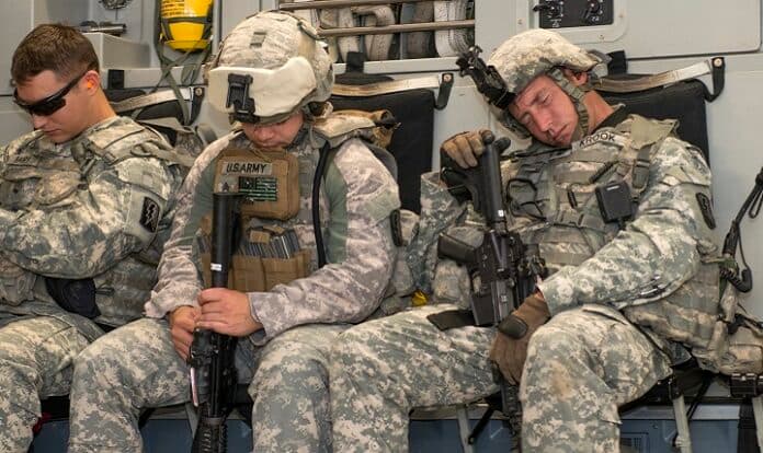 Metoda e ushtrisë amerikane që të vendos në gjumë për vetëm 2 minuta