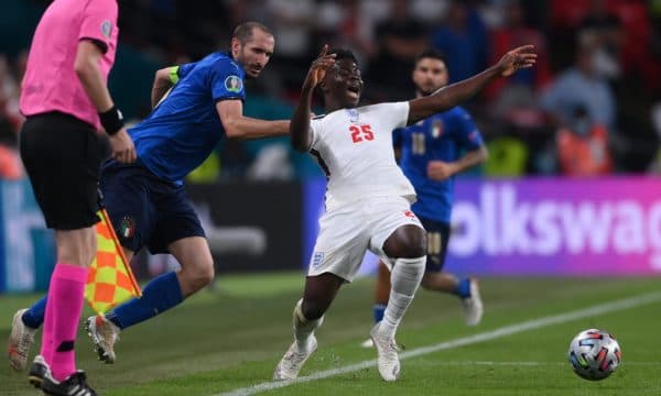 “Çfarë Chiellini bëri me Saka, tregon gjithçka për të si mbrojtës”