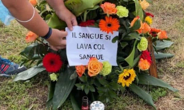 “Gjaku lahet me gjak”! Mesazhi që u gjet te vendi ku u vra brutalisht 23-vjeçari shqiptar në Itali