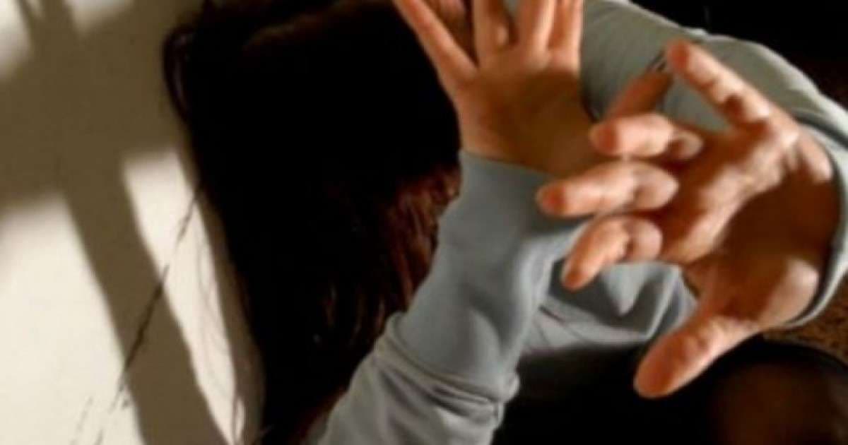 Babai rrahë vajzën në Gllogoc