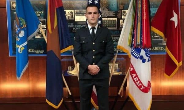 Valdrini nga Prekazi, djali i ish-luftëtarit të UÇK-së diplomon në Akademinë e Ushtrisë Amerikane