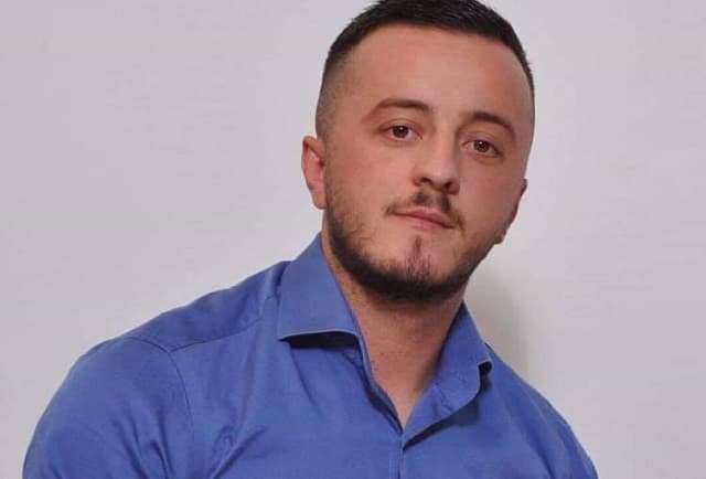 Djali i heroit Ragip Halilaj kandidat për asamble të Drenasit, përkrah Fejzi Kiqinës