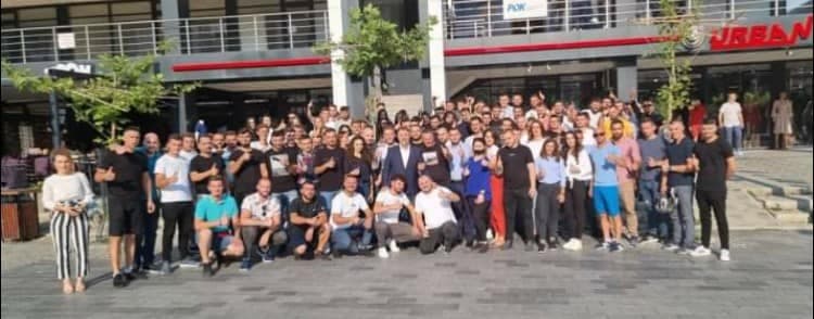 Sami Lushtaku merr përkrahje nga rinia në Skenderaj: “Rinia janë motori i PDK-së”
