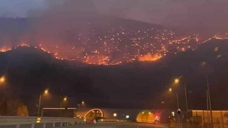 Shuhet zjarri gjatë natës mbi tunelin e Kalimashit
