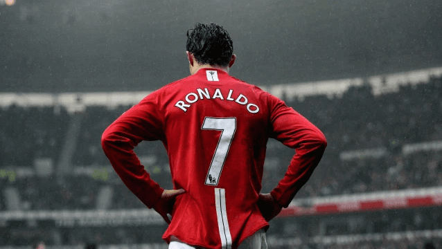 CR7 thyen rekordin për shitjen e fanellave brenda 24 orëve