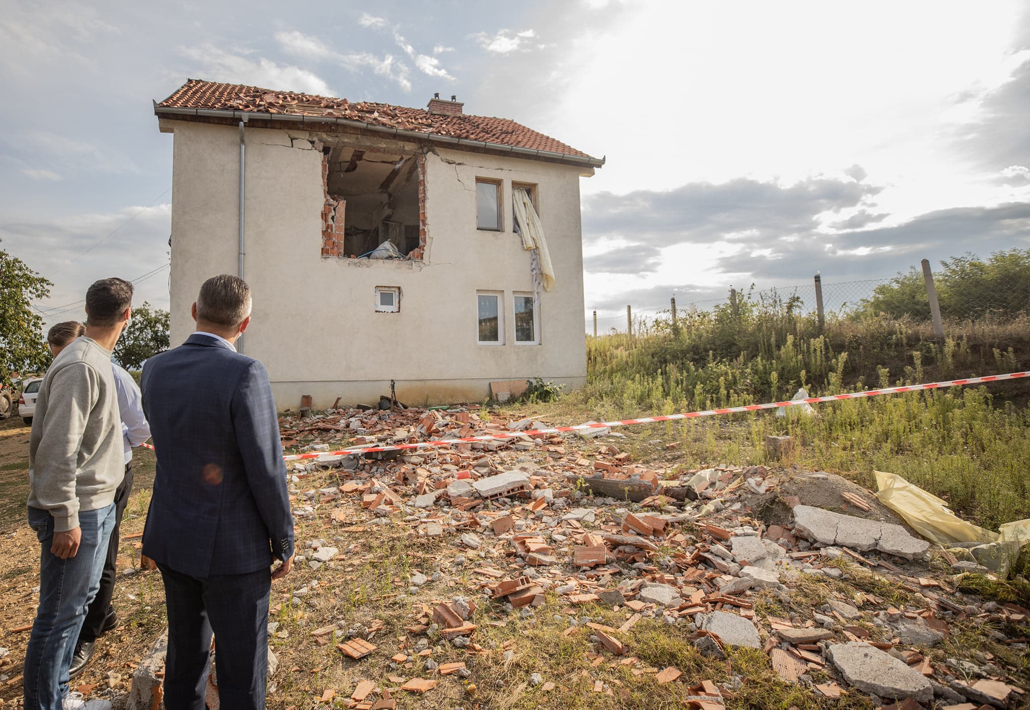 Shpërthimi i bojlerit në Skenderaj, Komuna merr përsipër shpenzimet e akomodimit të përkohshëm të familjes