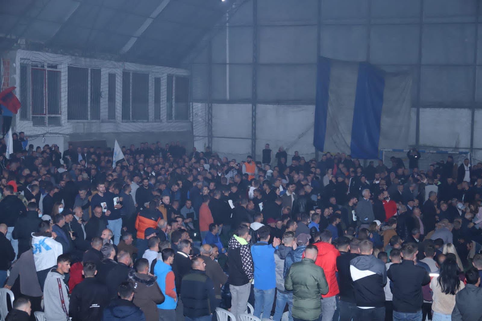Nuk është fushata përmbyllëse, është Buroja e Hashim Thaçit në përkrahje të PDK-së