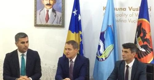 Edhe një shembull i mirë, Xhafer Tahiri ia dorëzon detyrën Ferit Idrizit në Vushtrri