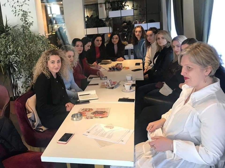 Besarta Meha: Do të jem krah i fuqishëm që grave të Skenderajt, t’ju krijojmë mundësinë e të bërit biznes ( FOTO)