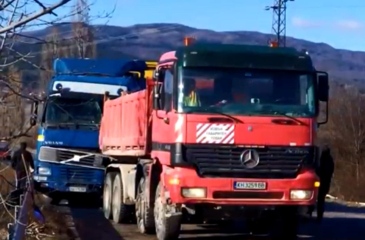 Detaje nga aksidenti i autobusit kosovar, lëndohet shoferi
