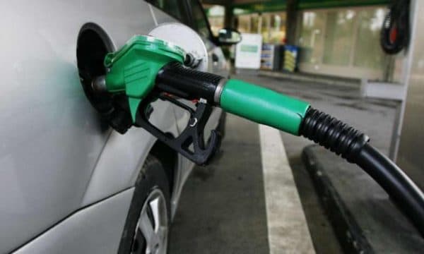 Ukrainasit në luftë e blejnë naftën me 1 euro/ litri, shqiptarët në paqe, gati 2 euro