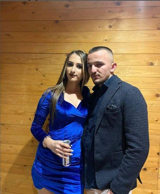 “O Zot çfarë tragjedie…”/ U fejuan dy ditë më parë, vdesin në aksident! Kush janë këngëtari dhe 16-vjeçarja që humbën jetën