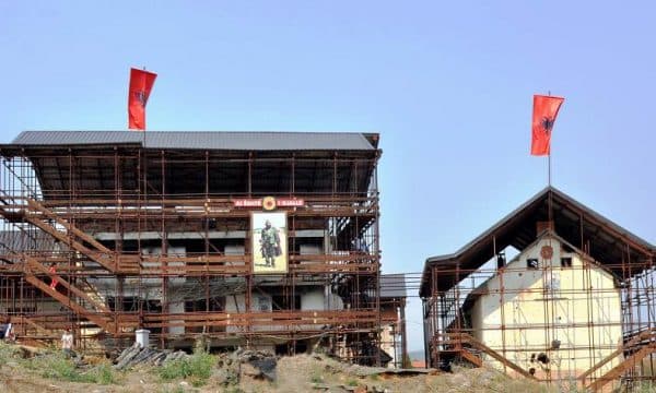 Për liri të Kosovës ata dhanë gjithçka, 24 vjet nga rënia heroike e Jasharëve,  fillon Epopeja e UÇK-së