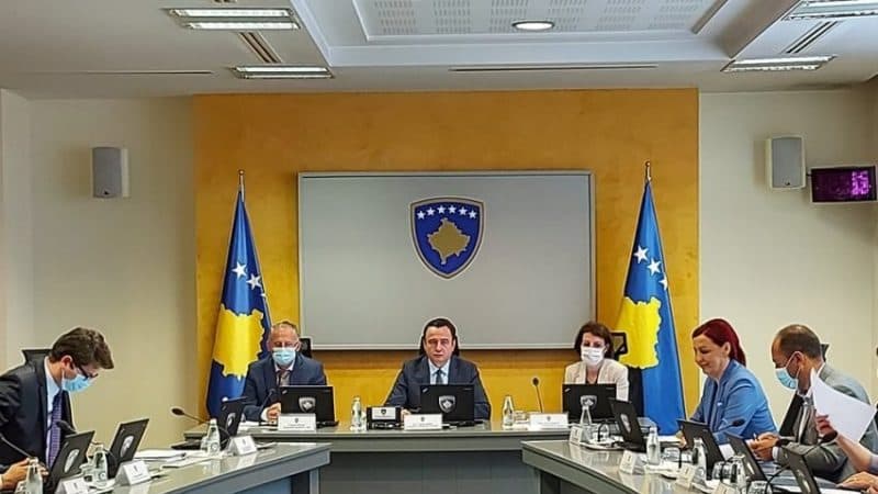 Ministrat e Qeverisë Kurti kritikohen për papërgjegjësi në raport me komisionet parlamentare