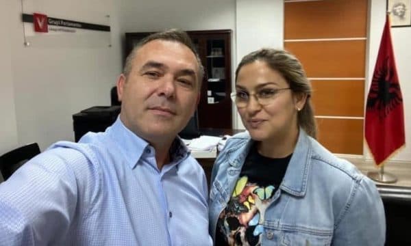 Rexhep Selimi feston sot ditelindjen, gruaja e tij e uron nga Haga
