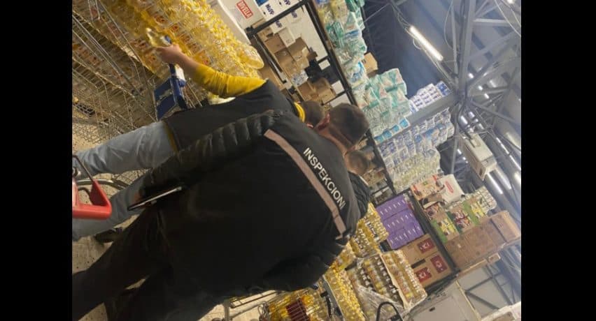 Edhe në këtë komunë të Kosovës konfiskohen afro 5 mijë litra vaj pa dokumentacion në markete
