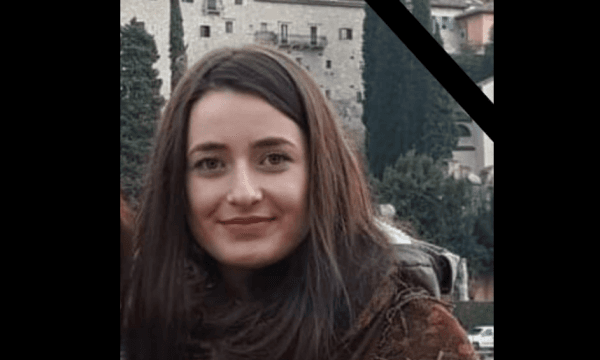 Featured image for Tronditëse: Studentja kosovare vdes rrugës për në Kosovë, ishte duke ardhur nga Italia