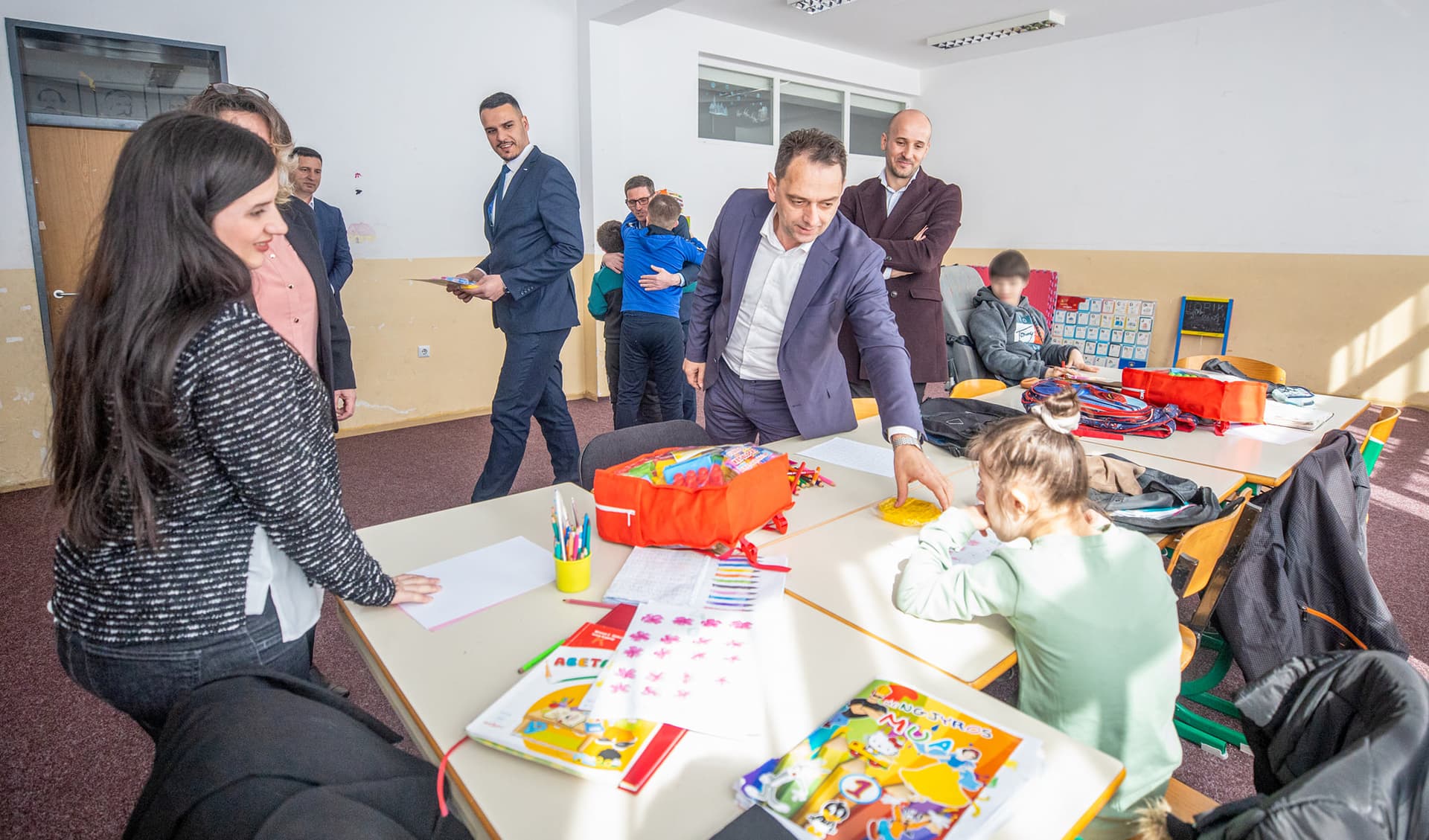 Komuna e Skenderajt u siguron transportin nxënësve të shkollave të mesme dhe të ulëta