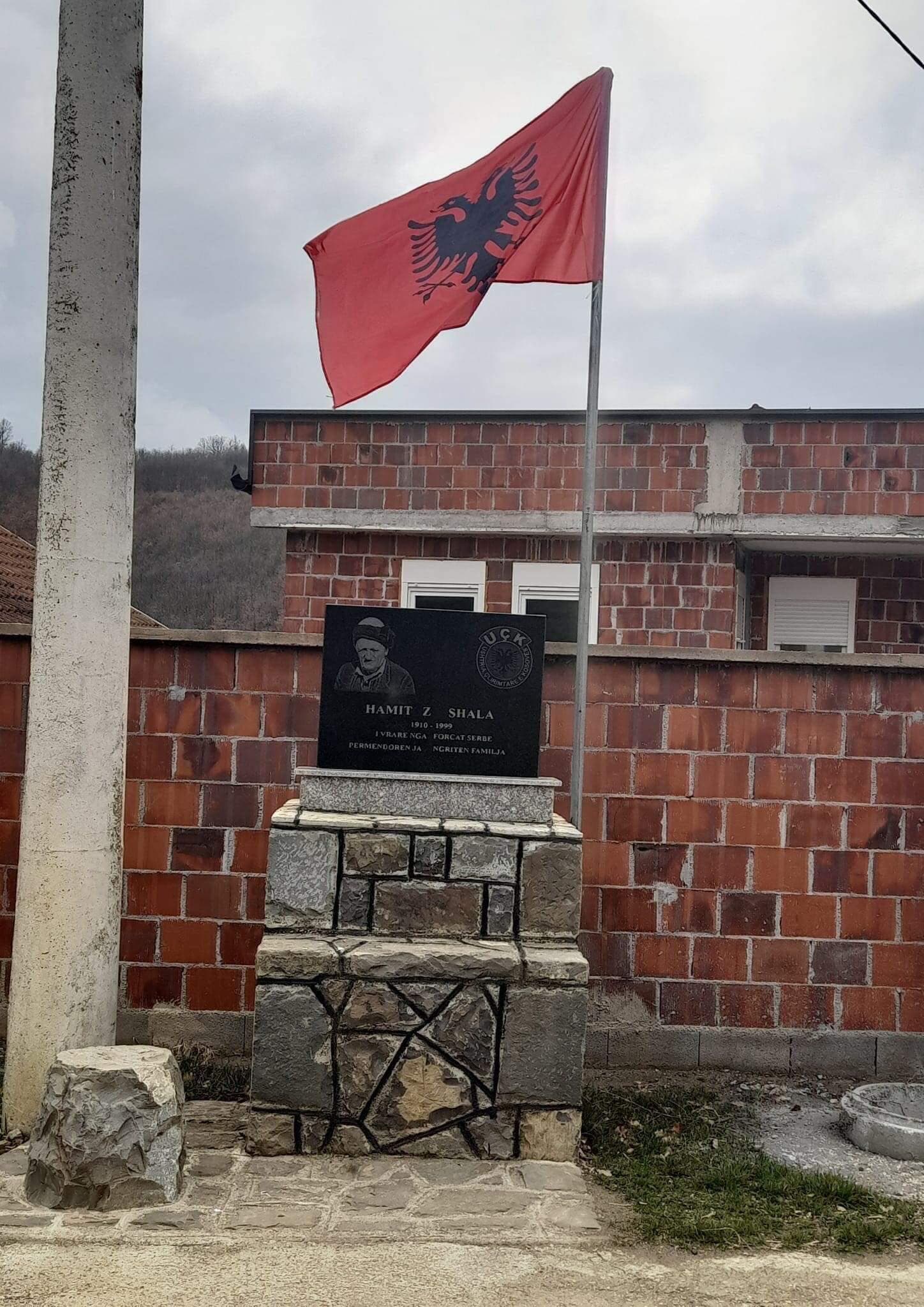 “Nuk e lëshojë pragun e shpisë, du me vdek në odën teme”