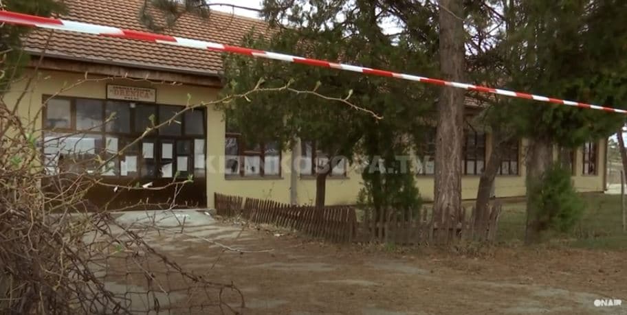 Featured image for Shkolla e vjetër “mollë sherri” mes banorëve të Polacit dhe komunës (VIDEO)