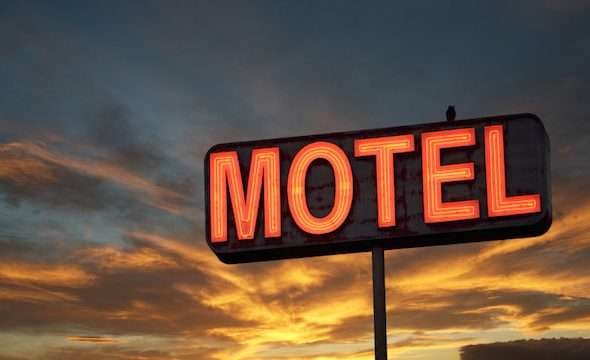 Arrestohet burri nga Mitrovica, dyshohet se dhunoi një të mitur në motel