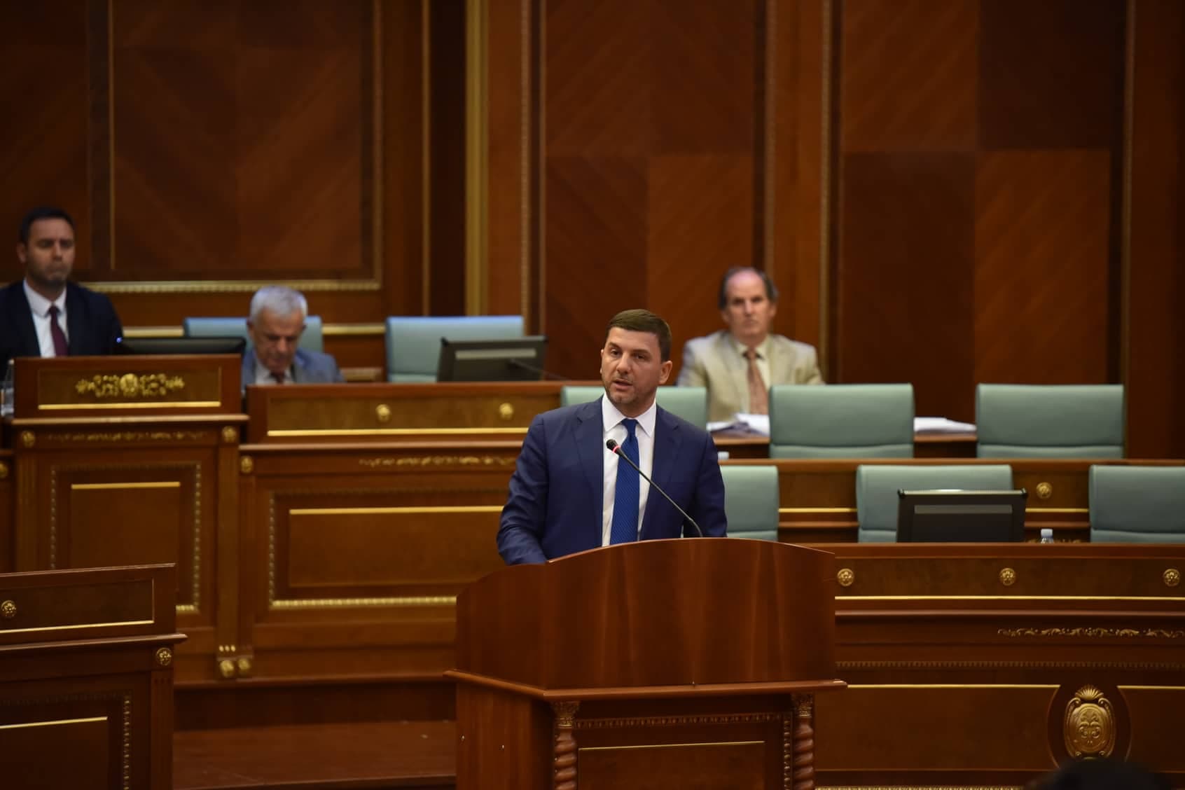 Memli Krasniqi: Qeveria Kurti pa karakter, pa dije, pa guxim e veprim