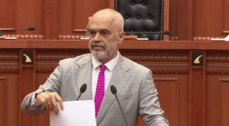 Rama i drejtohet Berishës: Çoji naftë Millosheviqit