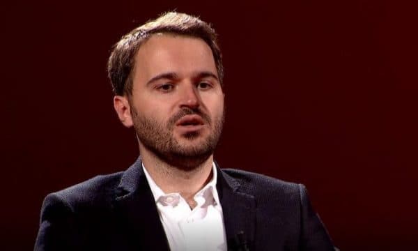Krasniqi për Kurtin: Premtoi luftë kundër oligarkëve, po i lufton sindikatat