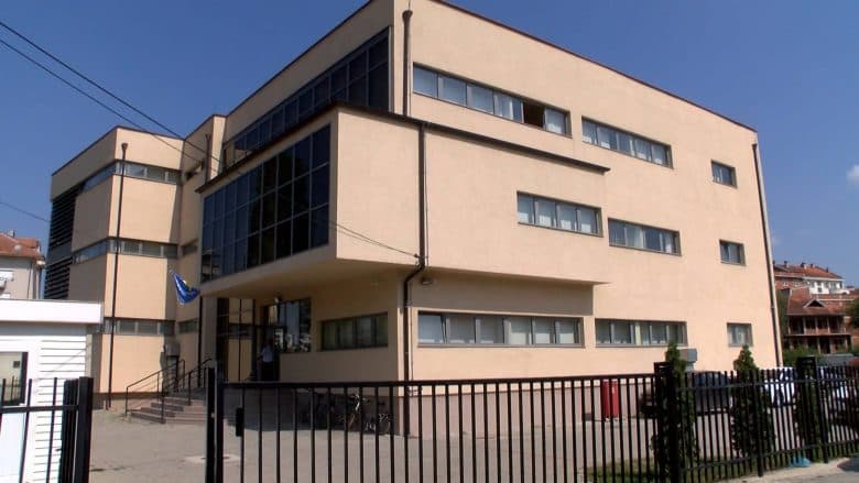 Aktakuzë ndaj gjashtë zyrtarëve komunal