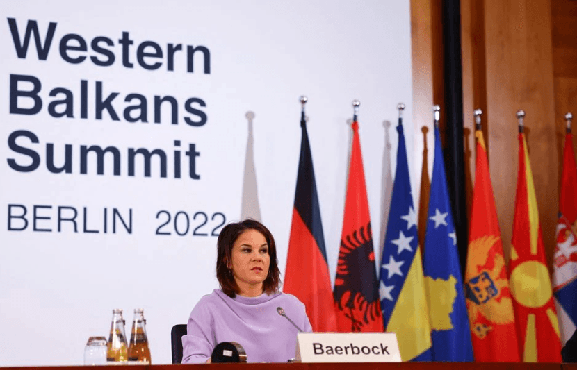 Arrihet marrëveshja: Kosova e Bosnja do t’ia heqin vizat njëra-tjetrës