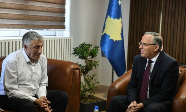 Hamza takon SBASHK-un: I mbështes kërkesat e Sindikatës së Arsimit, sepse është mbështetje për një shoqëri më të arsimuar