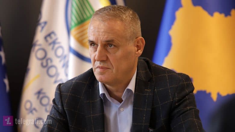 Bie çmimi i naftës në tregjet ndërkombëtare, por jo dhe në Kosovë, ja çfarë thotë Berjani