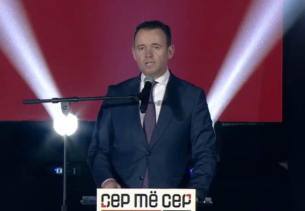 Peci selam protestuesve të Skenderajt nga Drenasi: Ndaq le të gjujnë me ujë, ndaq me petarde, s’na ndalin