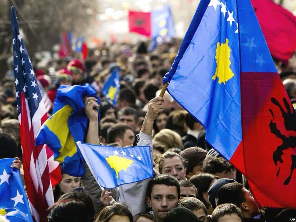 Kosova 17 vjet, në urimet e liderëve botërorë theksohet edhe normalizimi i raporteve me Serbinë