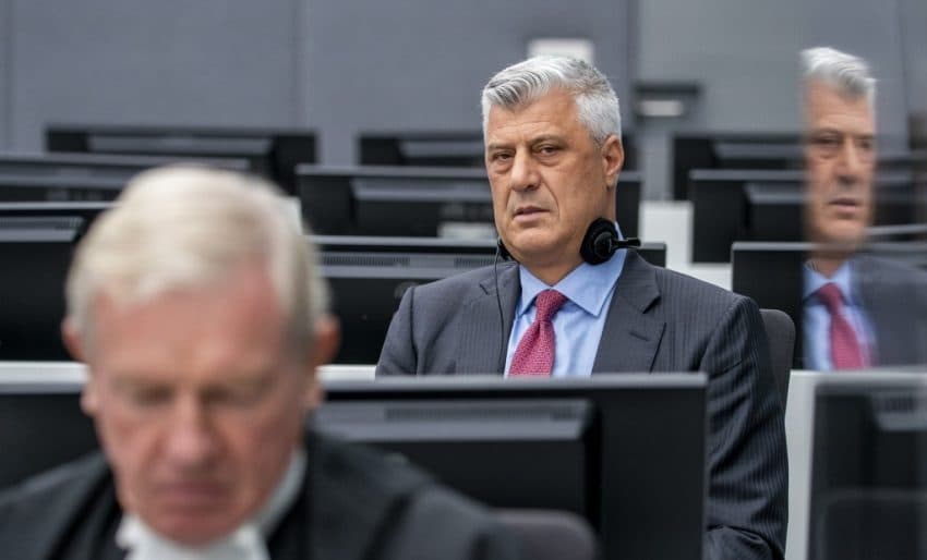 Featured image for Thaçi kthehet në sallën e gjykimeve në Hagë pas problemeve shëndetësore