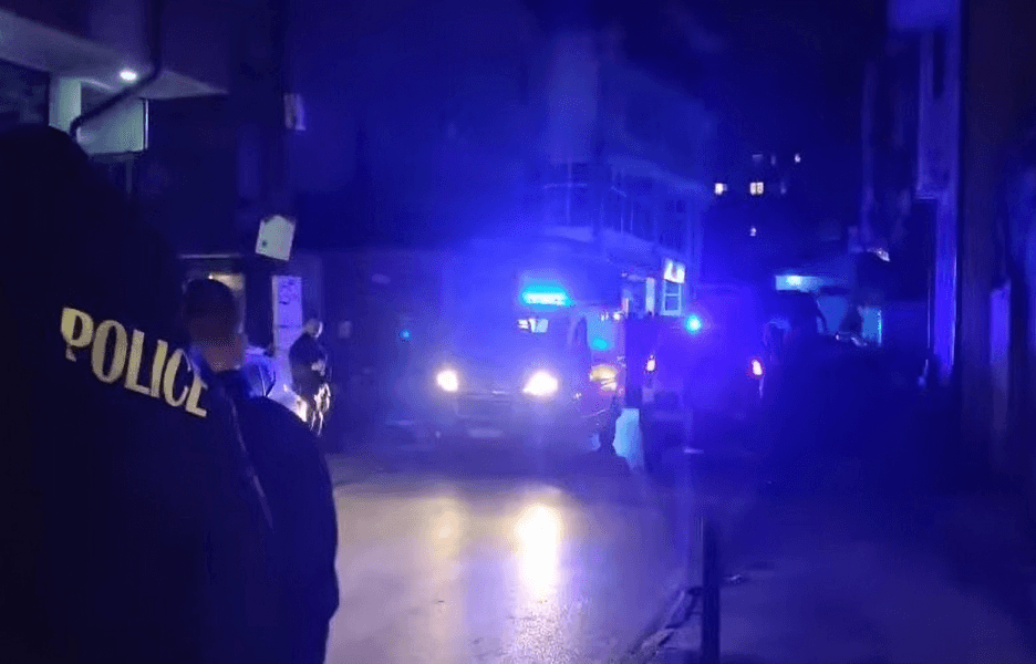 Gjuajtja me armë në kryeqytet, Policia: Dy persona të lënduar, i dyshuari është indentifikuar dhe është në kërkim